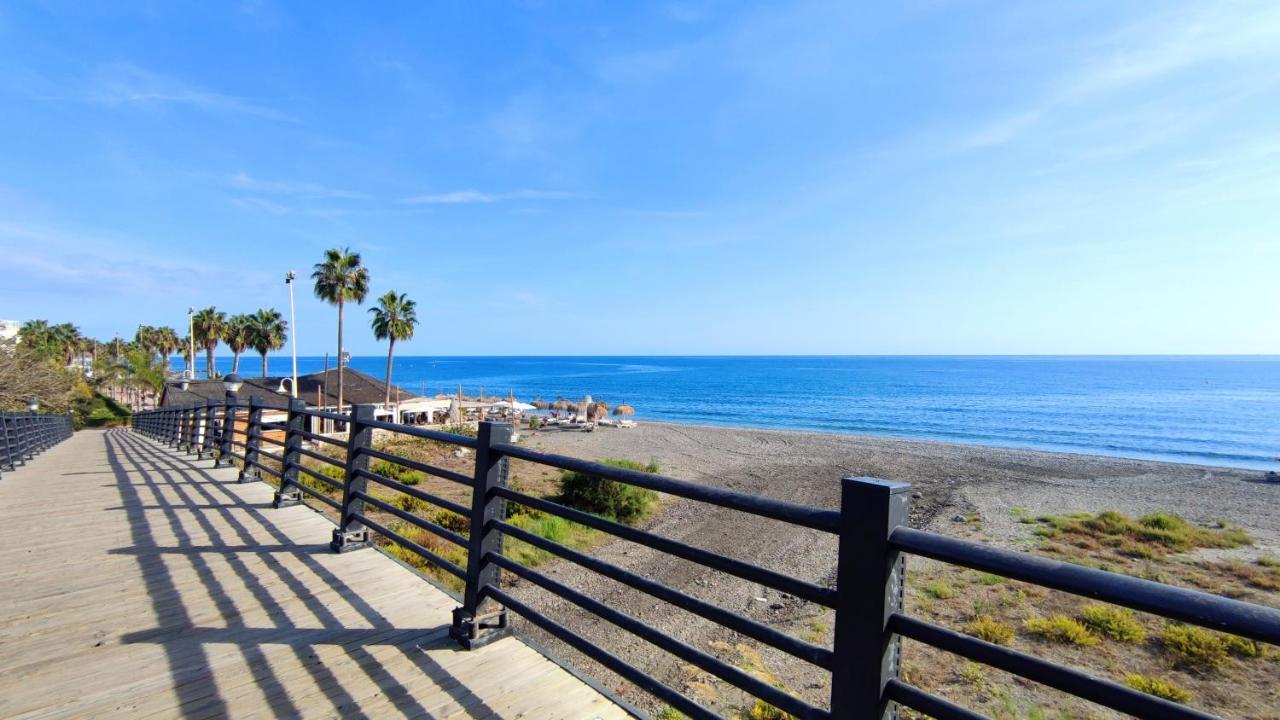Algarrobo Beach Holidays - Alojamientos La Torre Kültér fotó
